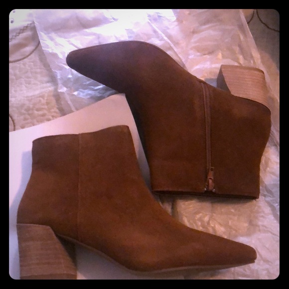 Kensie Shoes - Brown suede booties